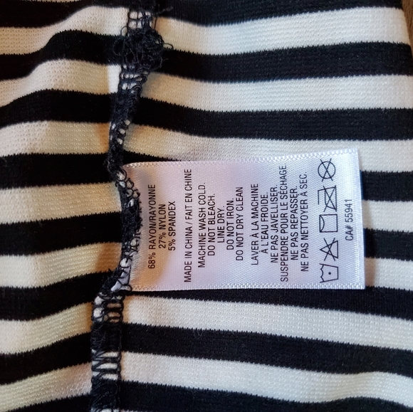 NWOT 4/$20 Rebel Rogue Black and White Striped Mini Skirt, Size Small - Picture 2 of 3